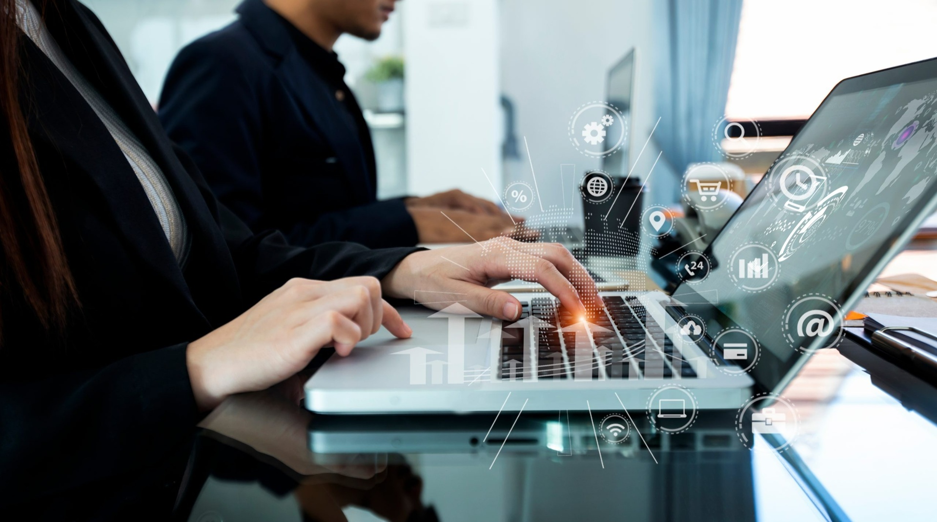 Modern-Tools-that-connect-the-workforce-scaled-1 Modern-Tools-that-connect-the-workforce-scaled-1